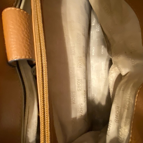 Michael Kors Leather bag - Picture 6 of 9